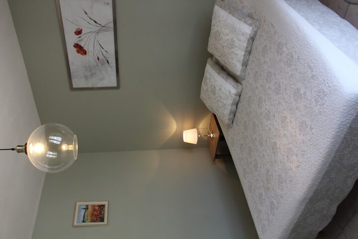 Room 12 of 40