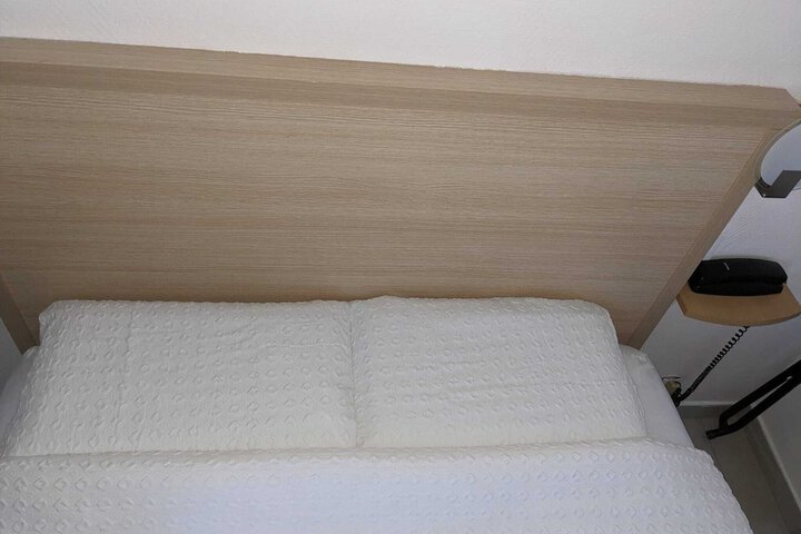 Room 2 of 19