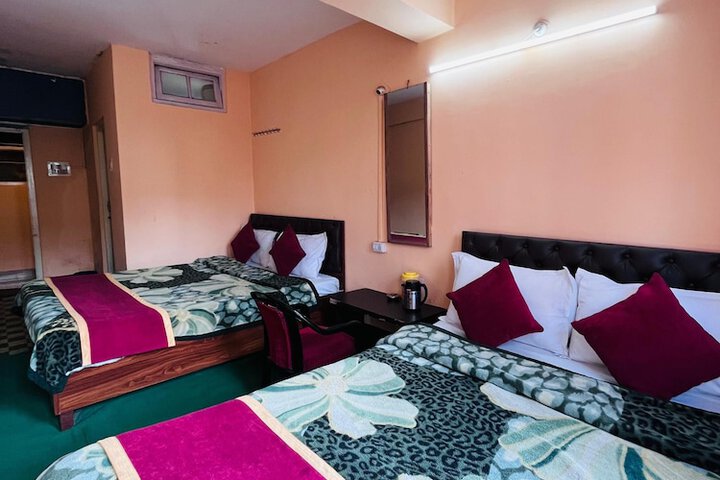 Room 4 of 28