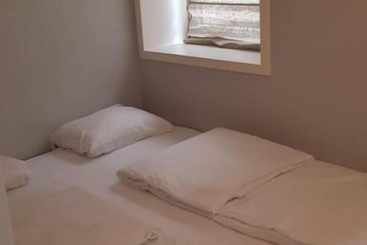 Room 9 of 50