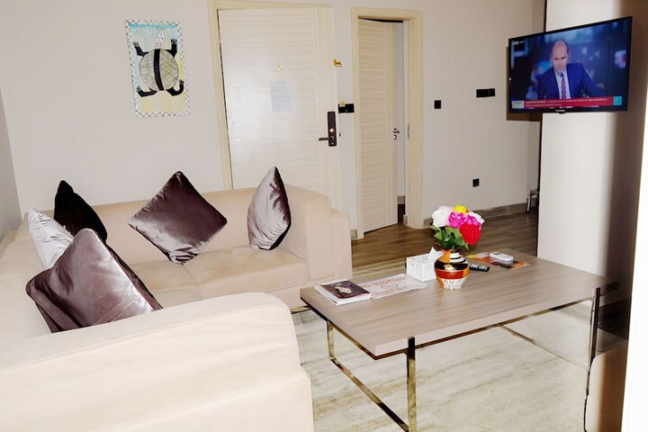 Room 18 of 32