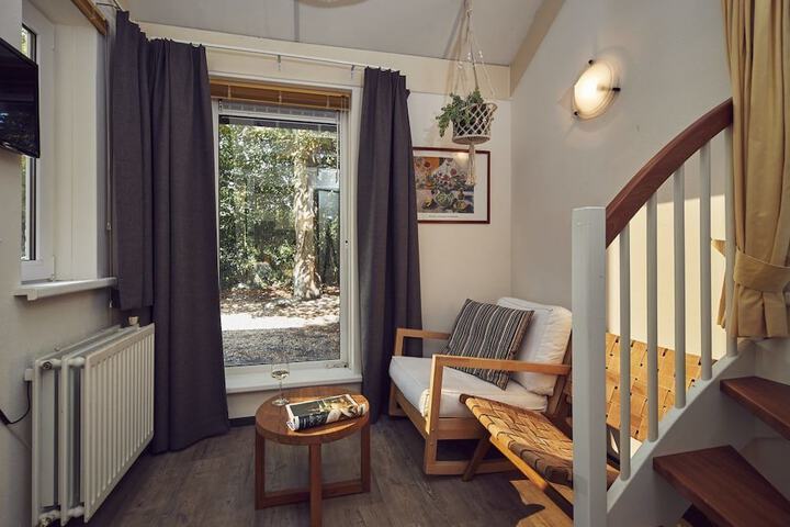 Room 7 of 33
