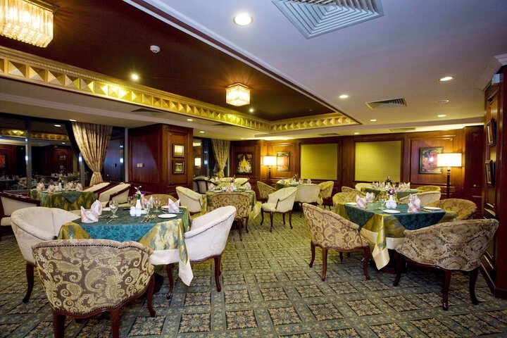 Dining 162 of 258