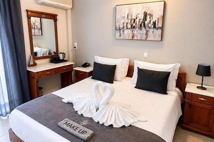 Room 4 of 14