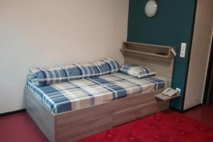 Room 7 of 18