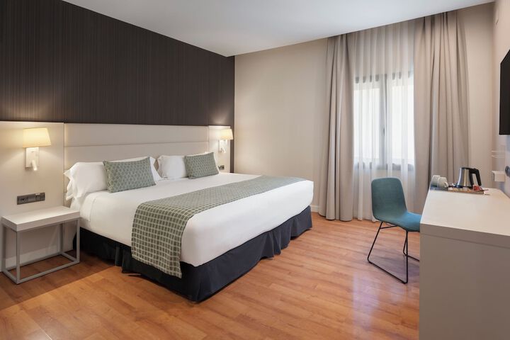 Room 8 of 42