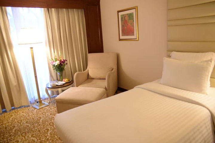 Room 27 of 54
