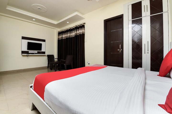 Room 14 of 26