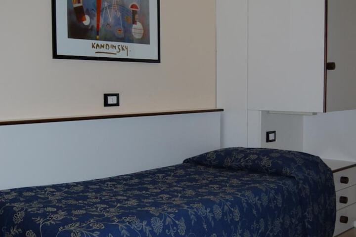 Room 21 of 54