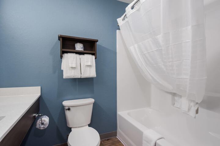 Room 8 of 25