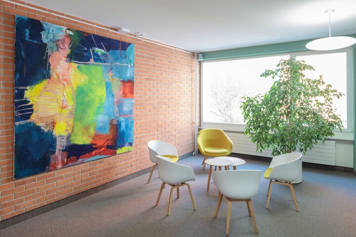 Lobby lounge