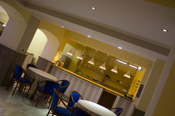 Dining 53 of 81