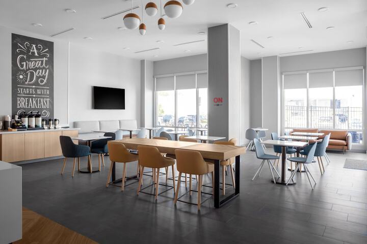 Breakfast/Coffee Service 15 of 18