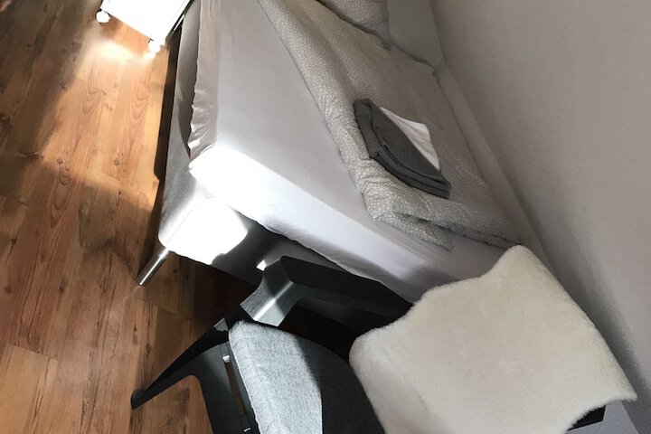 Room 2 of 20