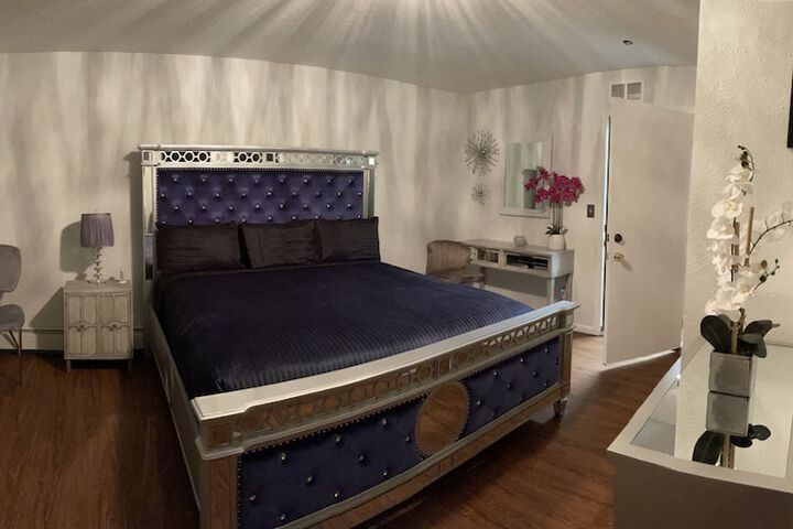 Room 3 of 20