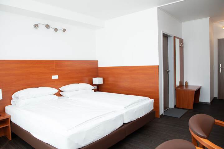 Room 17 of 26