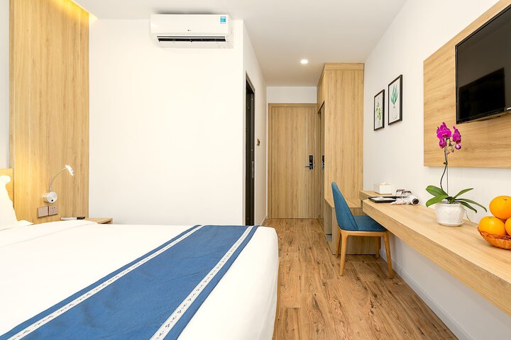Room 6 of 26