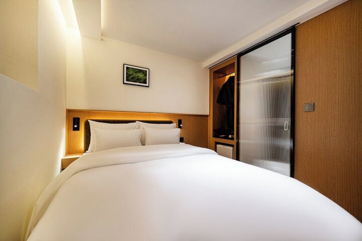 Room 14 of 56