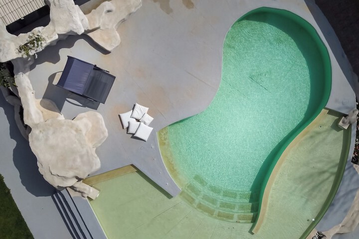 Pool 38 of 64