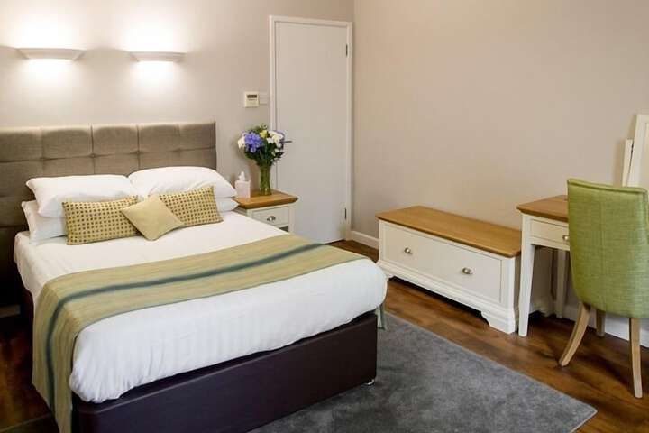 Room 2 of 32