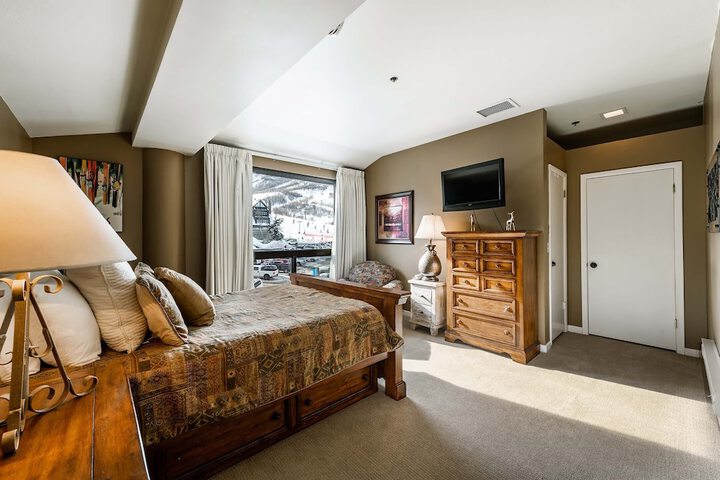 Room 19 of 331