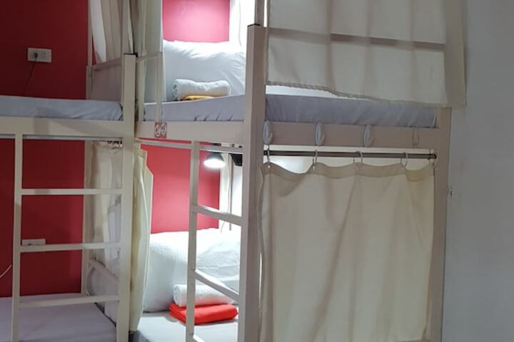 Room 26 of 61