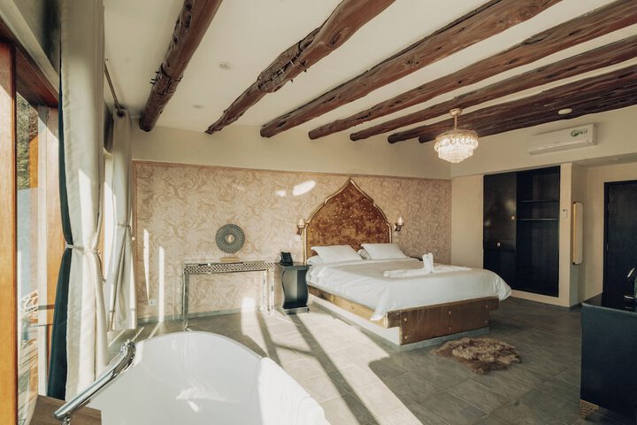 Room 10 of 40
