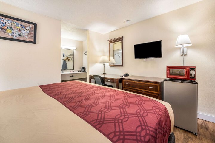 1 King Bed Mobility Accessible (6 of 9)