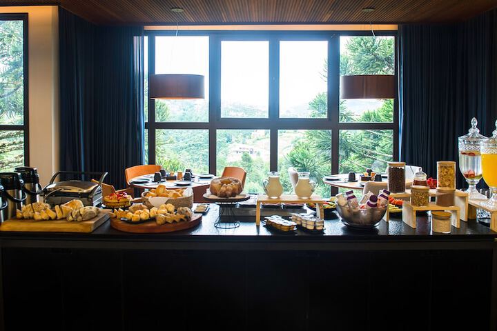 Dining 59 of 63