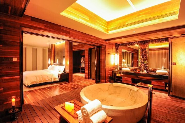 Room 15 of 34