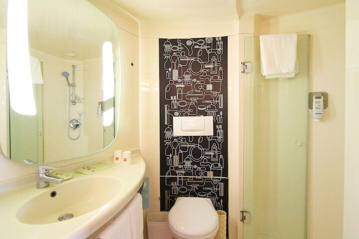 Room 45 of 72