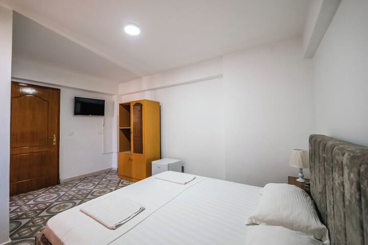 Room 12 of 53