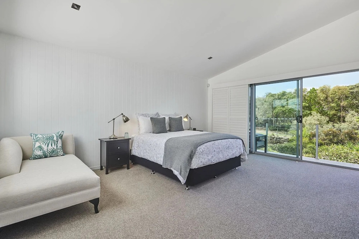 Room 2 of 8