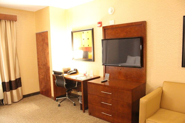 Suite 2 Queen Beds (22 of 51)