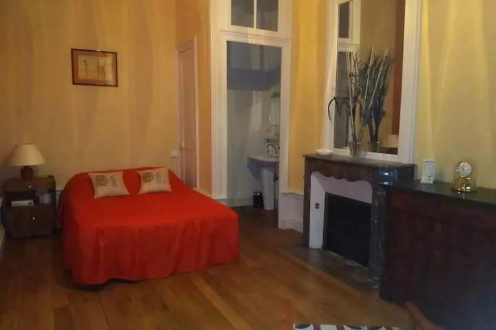 Room 4 of 13