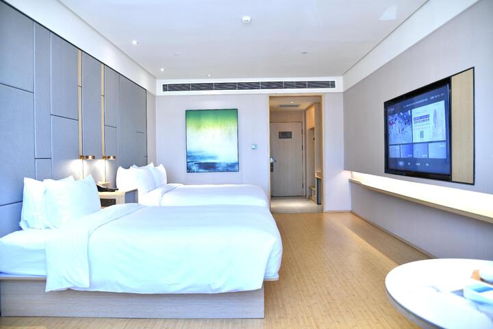 Room 10 of 34