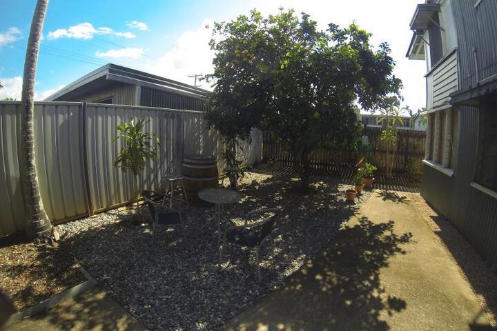 Hotel Exterior 2 of 6