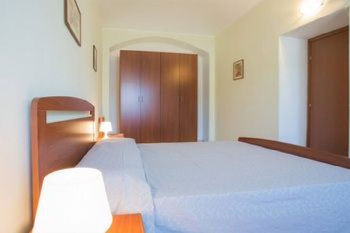 Room 48 of 96