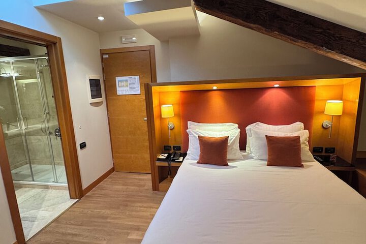 Room 179 of 290