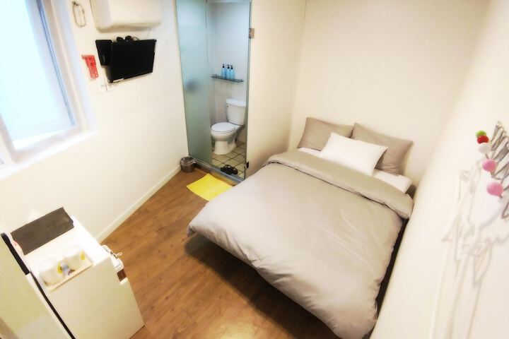 Room 21 of 51