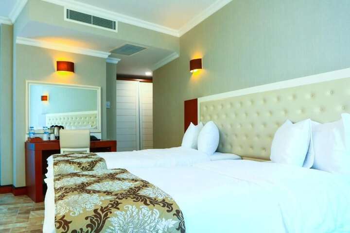 Room 16 of 35