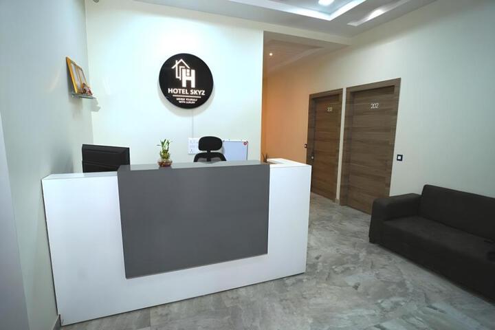 HOTEL SKYZ