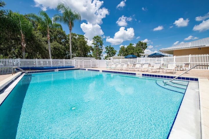 Pool 17 of 33