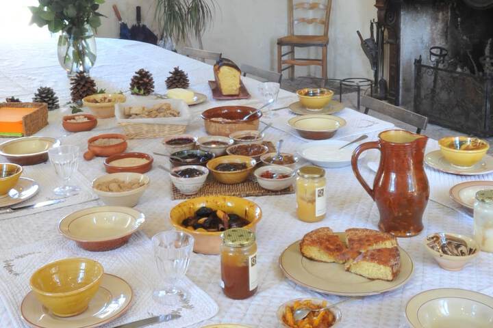 Breakfast/Coffee Service 23 of 38