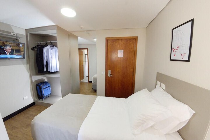 Room 8 of 41