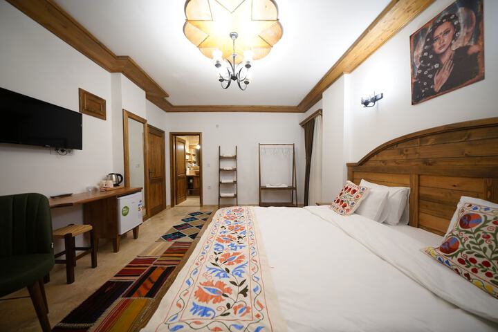 Room 4 of 51