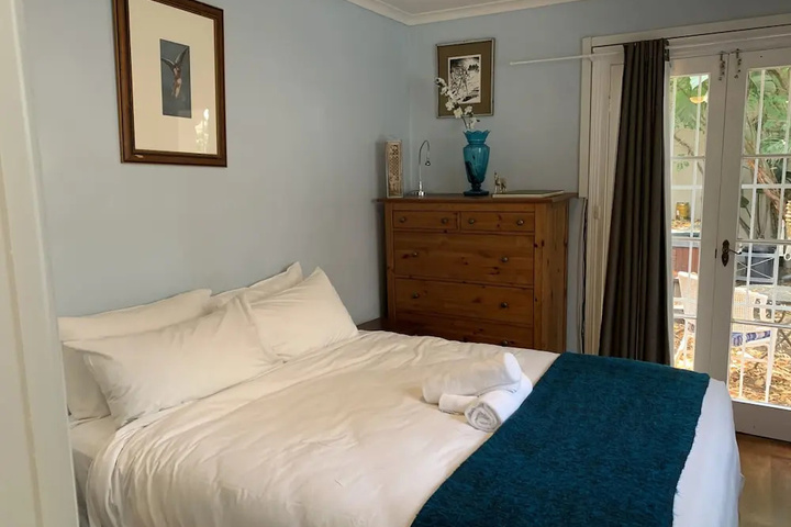 Room 4 of 11