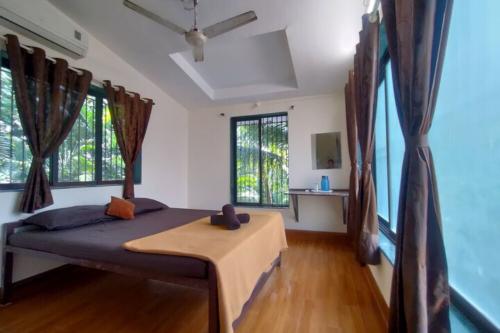 Room 3 of 10