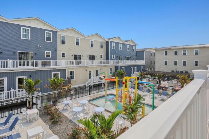 Image of Oasis by Seaport Stays