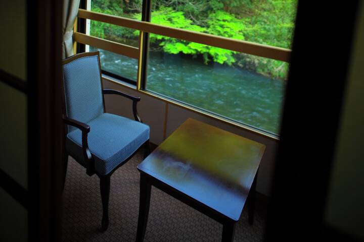 Room 7 of 48